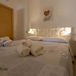 Archimede Oda ve Kahvaltı
