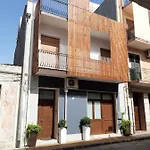 Oda ve Kahvaltı Archimede 3*
