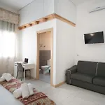 Oda ve Kahvaltı Archimede 3*