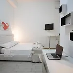 Archimede Oda ve Kahvaltı Floridia