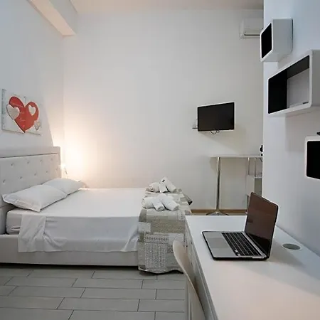 Couette-café Archimede 3*
